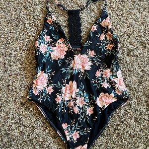 BILLABONG NWOT one piece